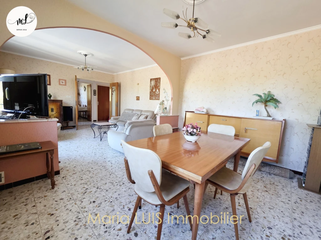 À voir maison traditionnelle avec des matériaux de qualité de 92 m2 et totalisant 187 m2
