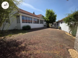 Maison 116 M2 avec dépendances en plein centre de la commune
