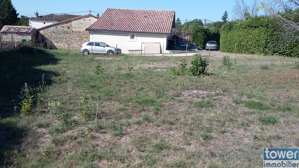 Terrain à bâtir près de Garat - Unique Vis à vis