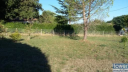 Terrain à construire 827 m2 sur la commune de Garat