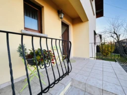 Entrée maison individuelle à vendre sausheim proche baldersheim battenheim 68390 illzach ruelisheim