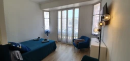 163144270_3