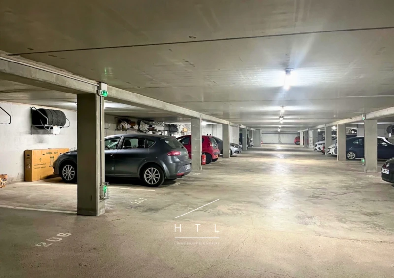 Parking privatif sécurisé au sein de la résidence à Passy