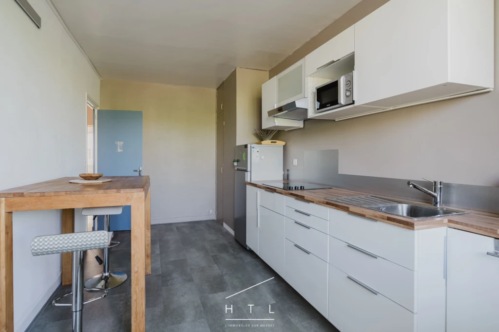 cuisine séparée lumineuse appartement paul bert htl laurence giordano