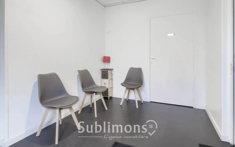 RDC-Local commercial salle d'attente commune