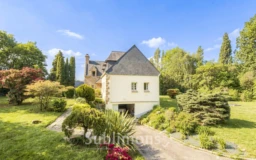 Propriété de caractère sur un parc de 7 500 m² (partie constructible)'