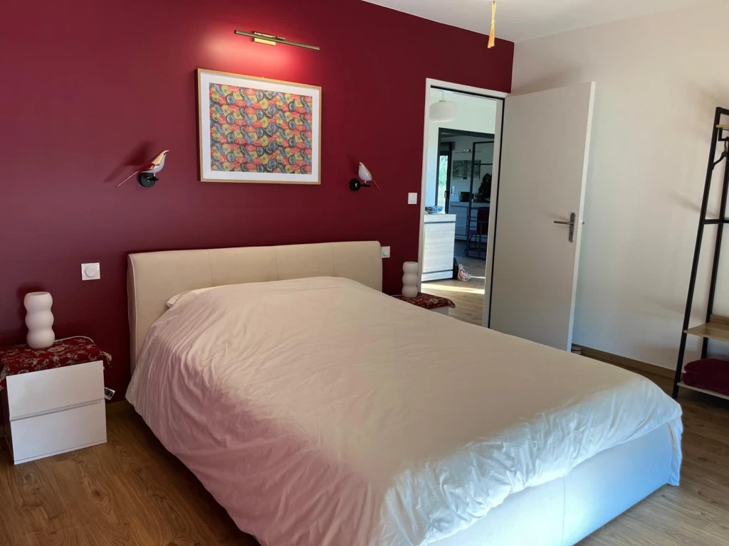 chambre 4 saisons la rouge avec salle d'eau attenante
