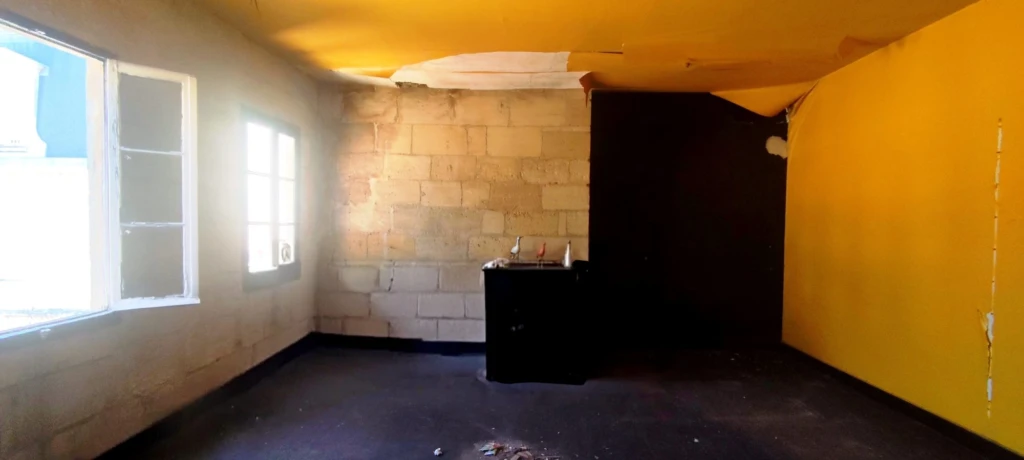 Pièce 26 m² au 4ème étage