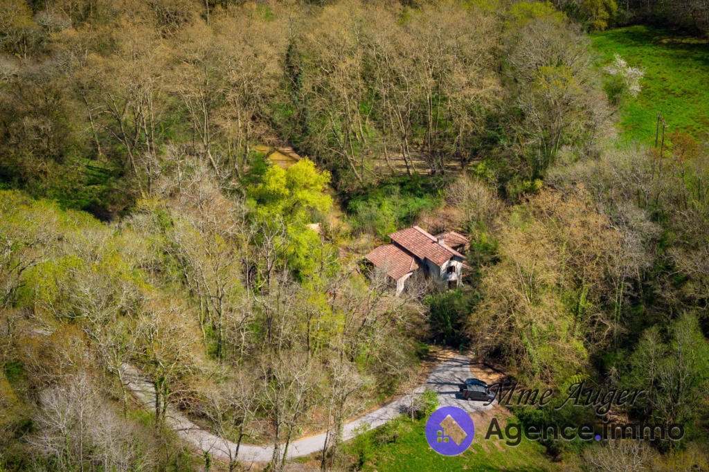 VUE AERIENNE DU MOULIN ET CHEMIN D ACCES
