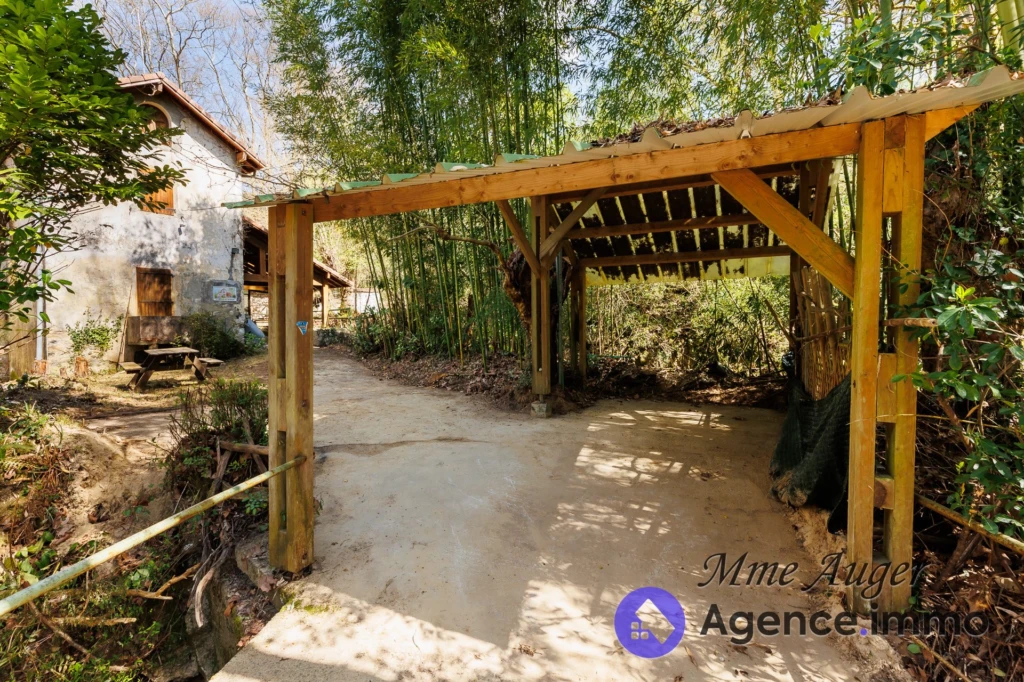 CARPORT