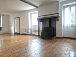 64190 Navarrenx Maison de 100m2 T4 à 140 000€