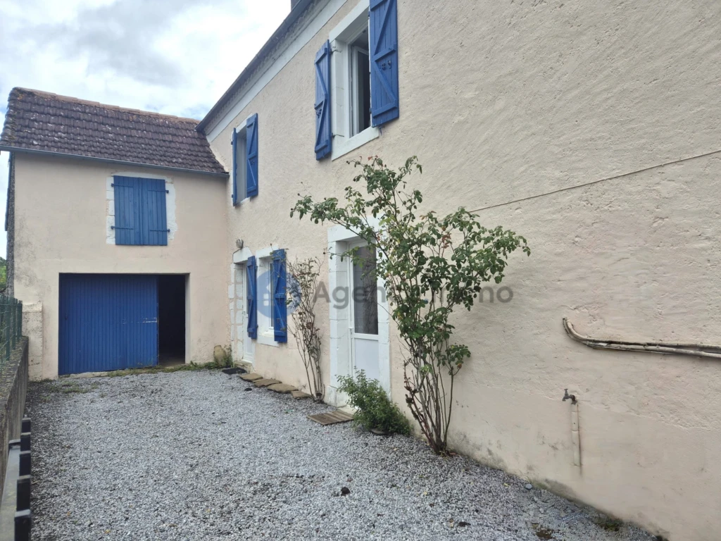 64190 Navarrenx Maison de 100m2 T4 à 140 000€