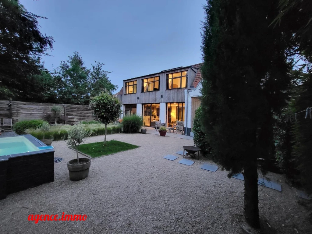 Jardin avec piscine