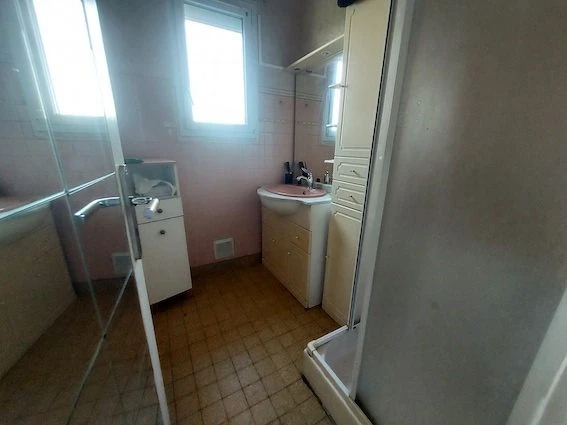 Salle d'eau coté entrée