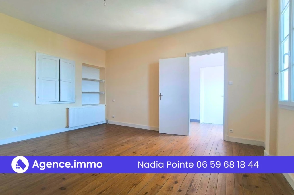 CHAMBRE DROITE