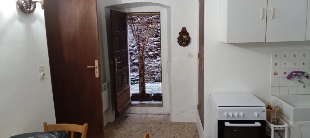 entrée donnant sur la ruelle
