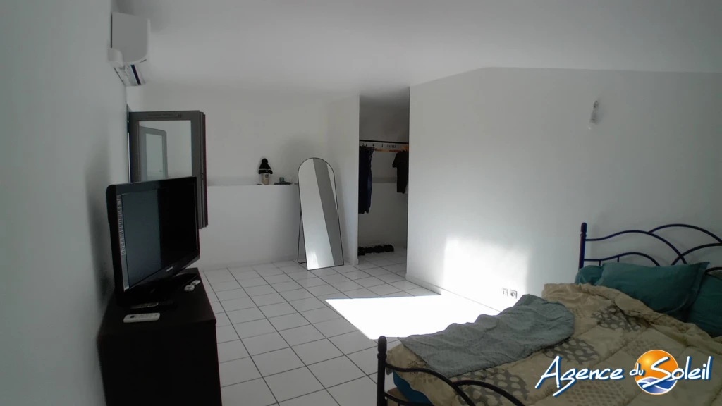 Chambre 1 étage avec dressing à l'entrée