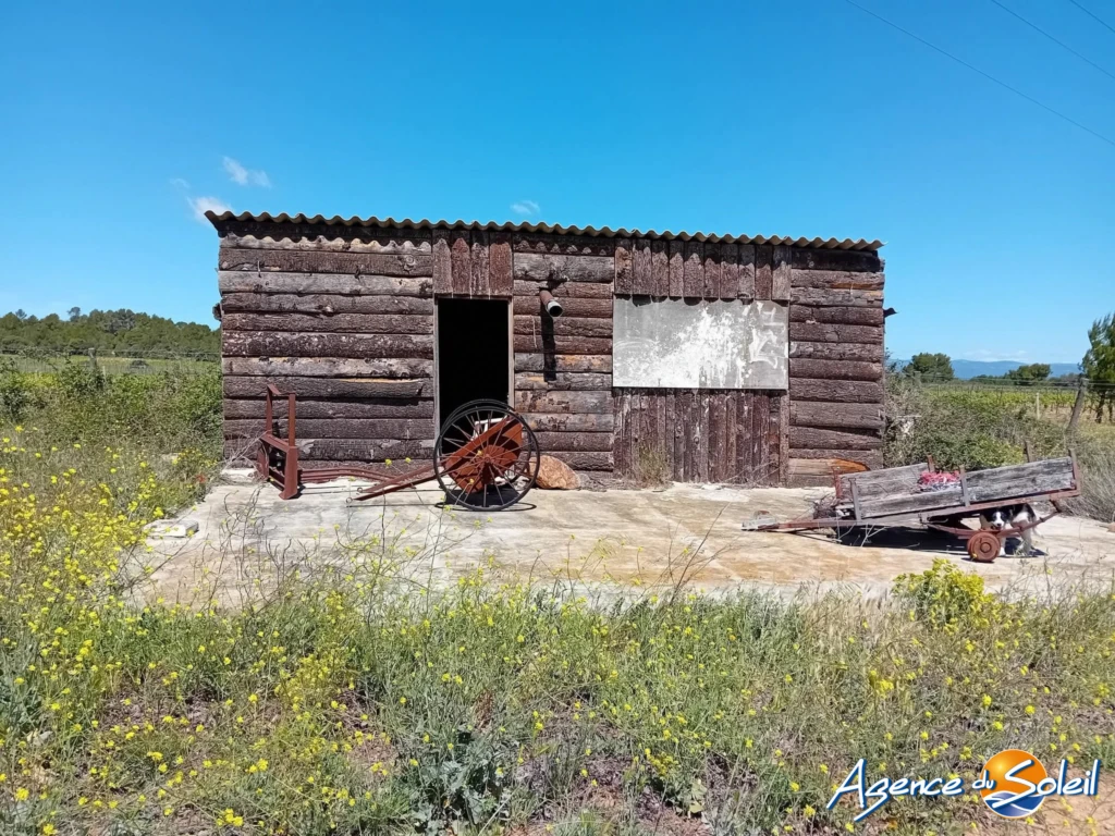 Ancien ranch sir dalle béton o0m2 branchements eau et edf ayant exis