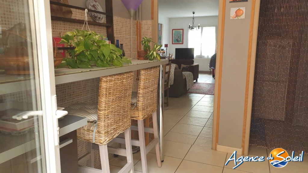 Cuisine accès séjour