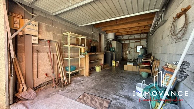 Garage traversant