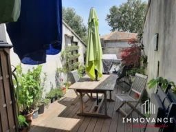 La terrasse de la maison à l'abri des regards