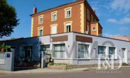 Hôtel/restaurant bien placé