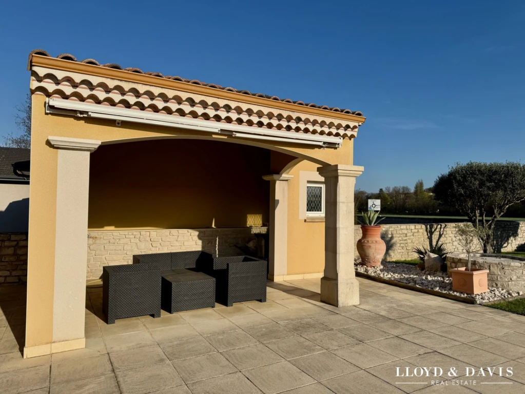 Pool-house