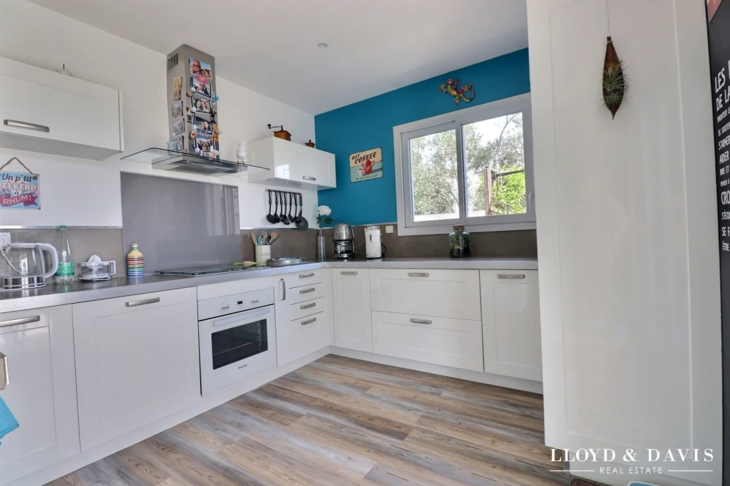 CUISINE AMENAGEE ET EQUIPEE