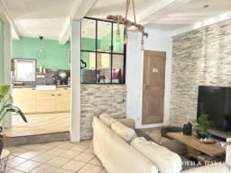 SEJOUR AVEC CUISINE SEMI-OUVERTE