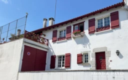 Facade batisse du 19eme siècle