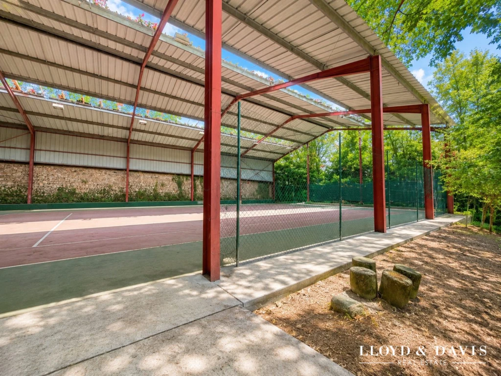 Tennis couvert, plexi à changer
