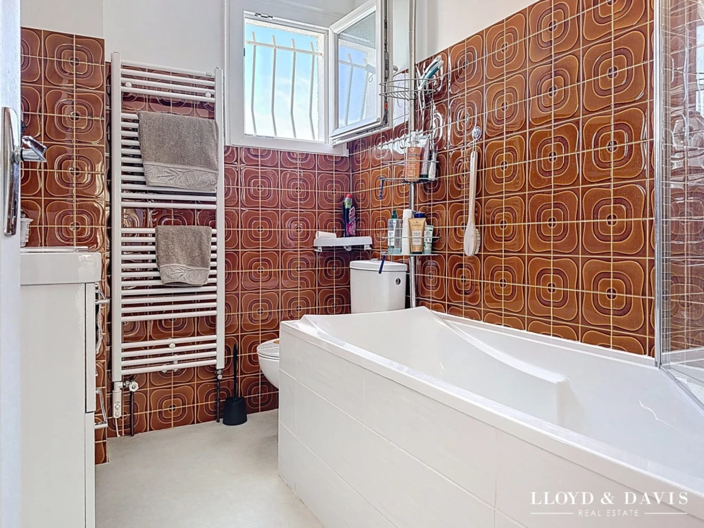 salle de bains/c (1er étage)