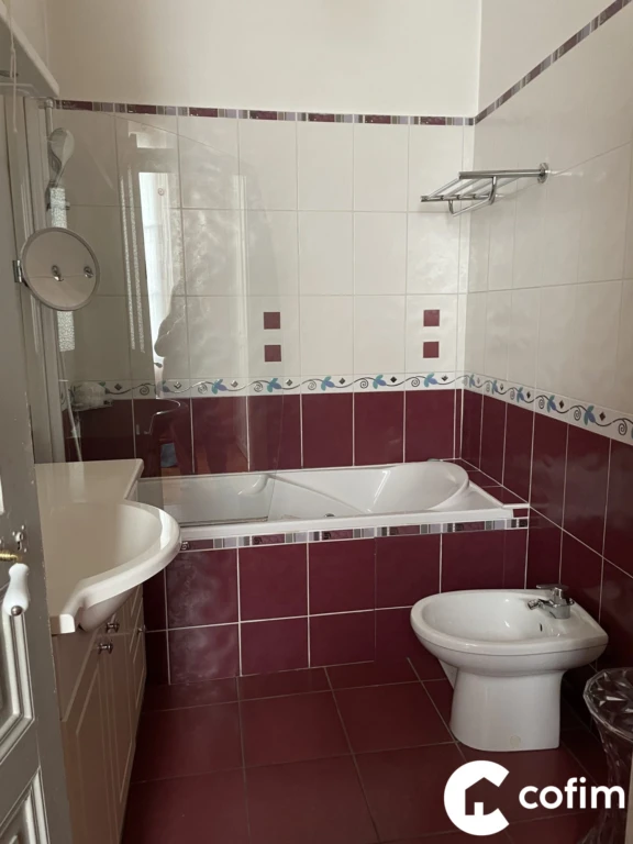 Salle de bains 1er étage