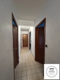 coin nuit , 3 chambres , grande salle de bains et douches , toilettes