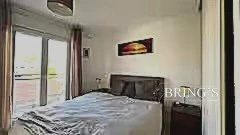 Chambre double avec vue dégagée et balcon - Location T3 meublé Nice Californie