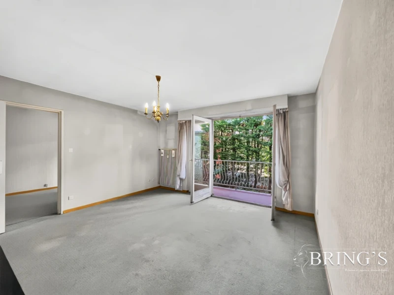 Beau salon de 18.72m²