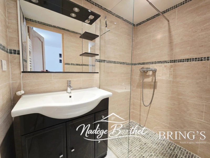 Maison avec dépendance - Appartement T2 - SDE