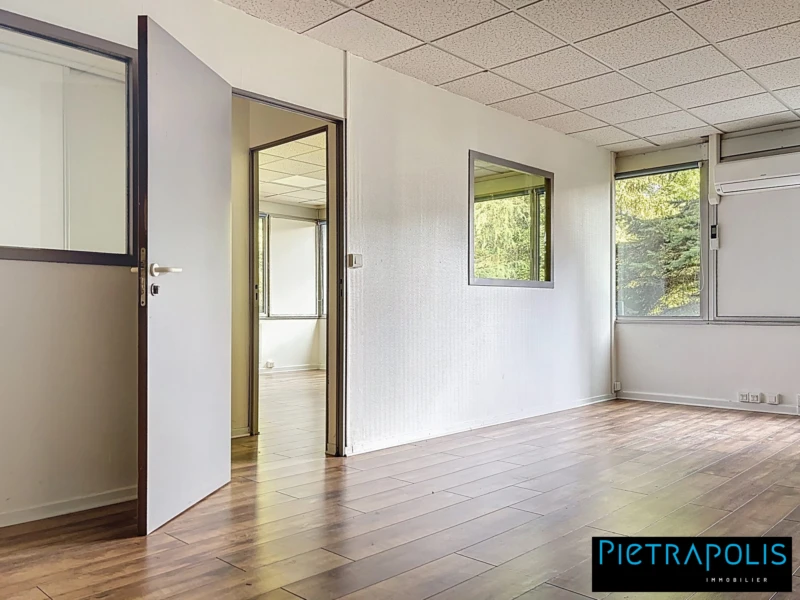Bureau 97m²