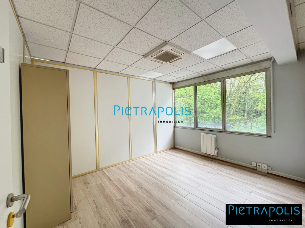 Bureau 76m²