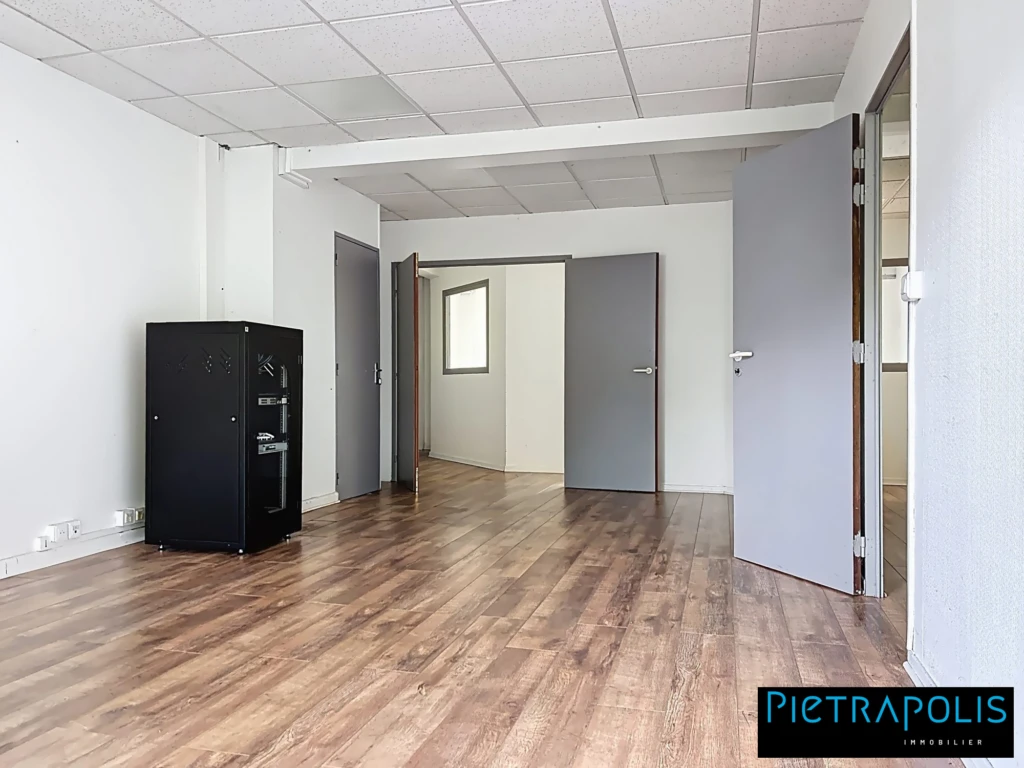 Bureau 97m²