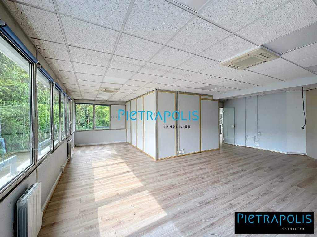 Bureau 76m²