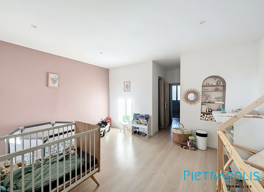 Chambre divisible 29 M2 avec 2 dressings