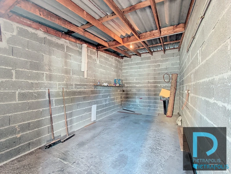 GARAGE indépendant pour une voiture