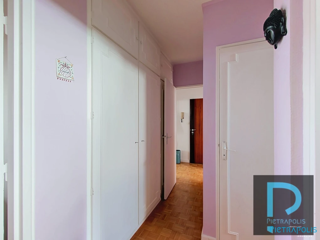 degagement avec placard