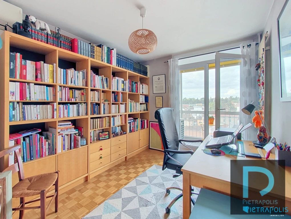 BUREAU OU CHAMBRE 2
