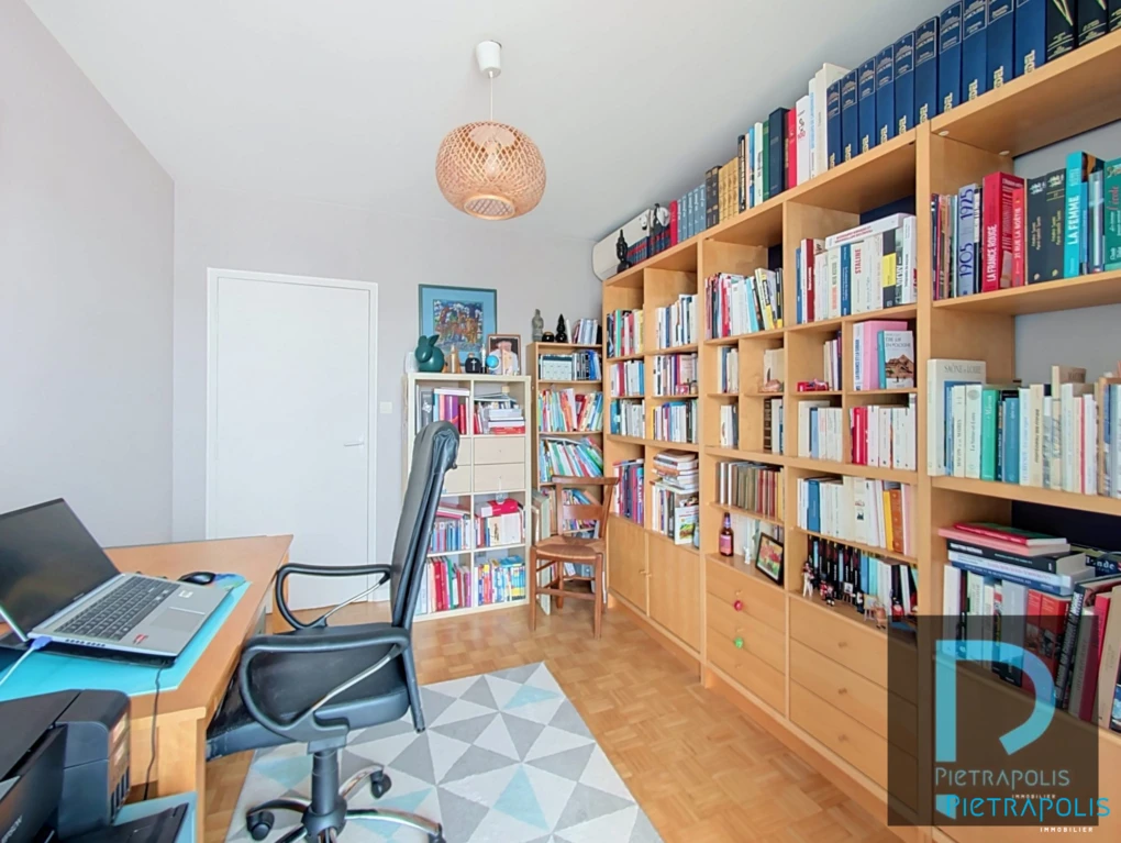 BUREAU OU CHAMBRE 2