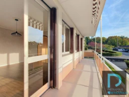 BALCON DE 10 M² AVEC STORE BANNE