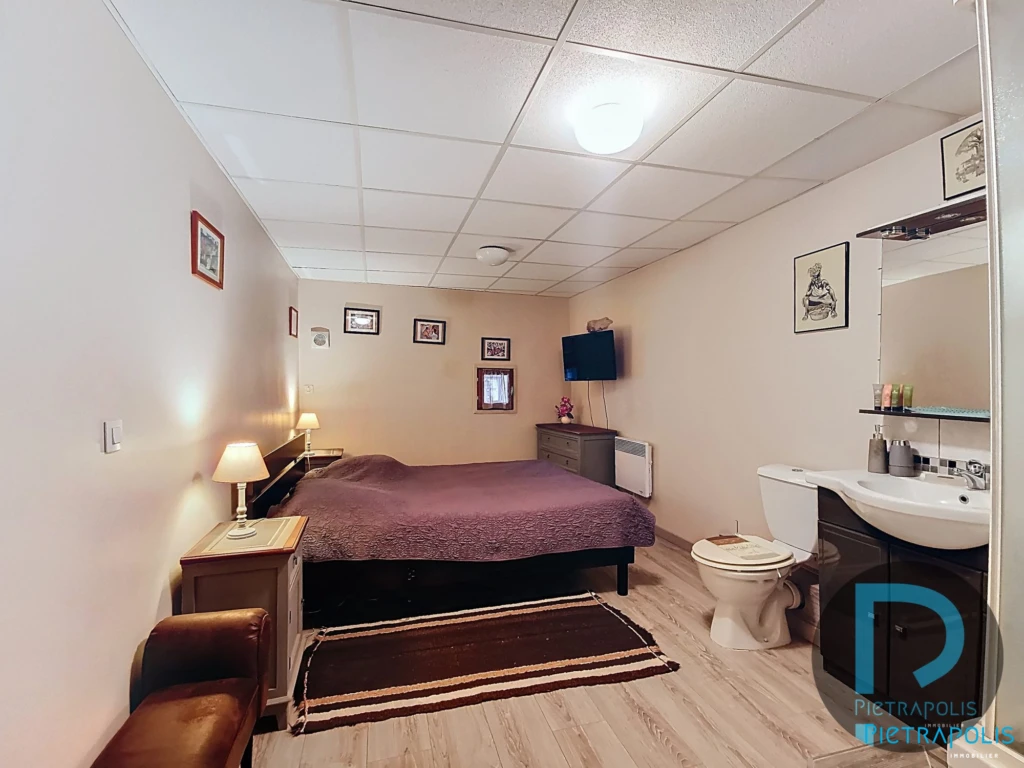 chambre rdc avec douche et wc