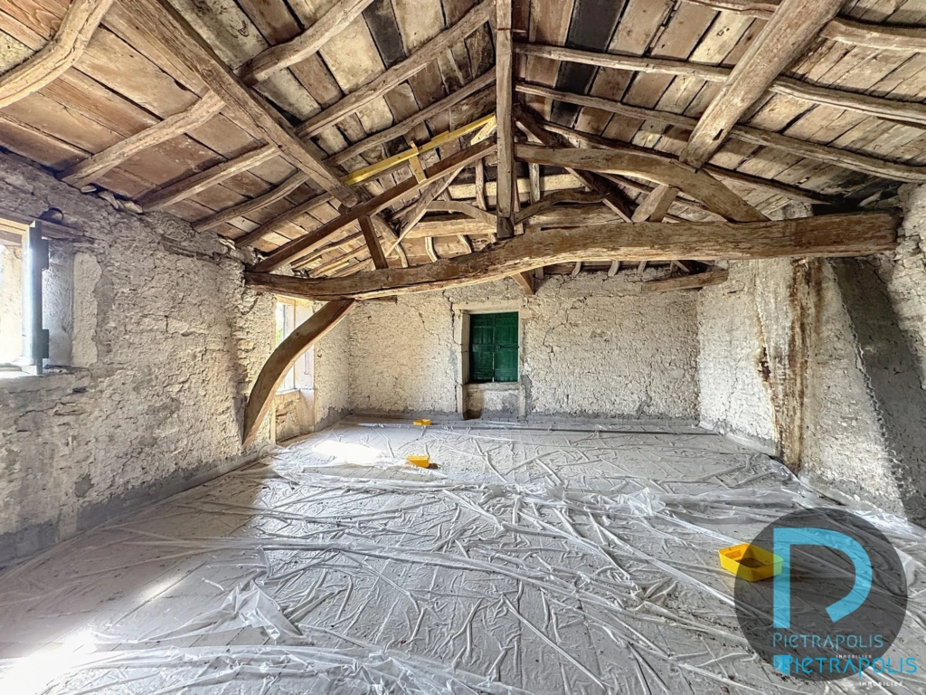 APPARTEMENT A RENOVER