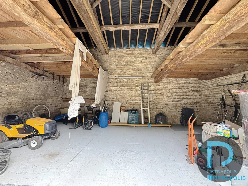 GRANGE DE 53 M² avec mezzanine dalle béton toit refait